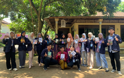 Mahasiswa KKN-T 08 UTM berkolaborasi dengan paguyuban literasi desa Alang-alang untuk mewujudkan VILLAGE LIBRARY